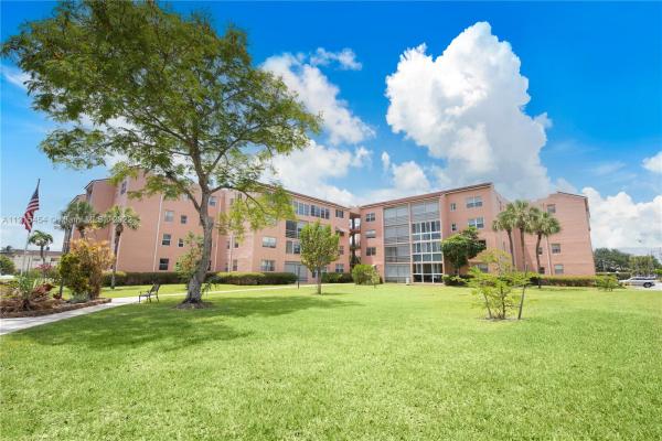 Somerset, 2841 Somerset Dr #209, Lauderdale Lakes, Florida 33311, image 2
