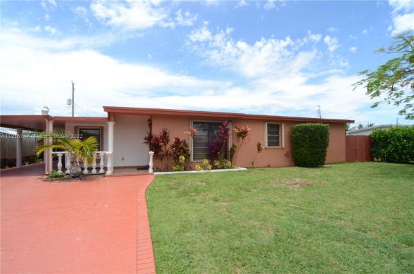 Westwood Lakes Residential, 11001 SW 42nd Ter, Westwood Lakes, Florida 33165, image 2