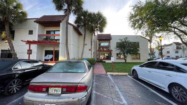 Lago Del Rey, 8530 SW 149th Ave #911, Kendall West, Florida 33193, image 1