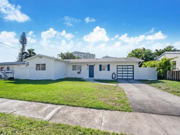 Aviation Country Club, 1980 NE 124th St, North Miami, Florida 33181, image 1