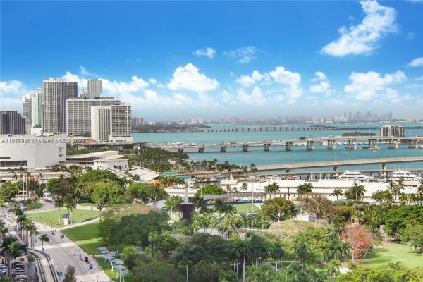 Met 1, 300 S Biscayne Blvd #T-3616, Miami, Florida 33131, image 2