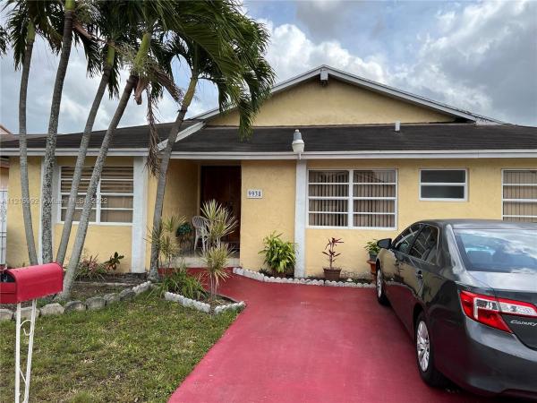 Les Chalets, 9938 SW 5th Street Cir, Fountainebleau, Florida 33174, image 1