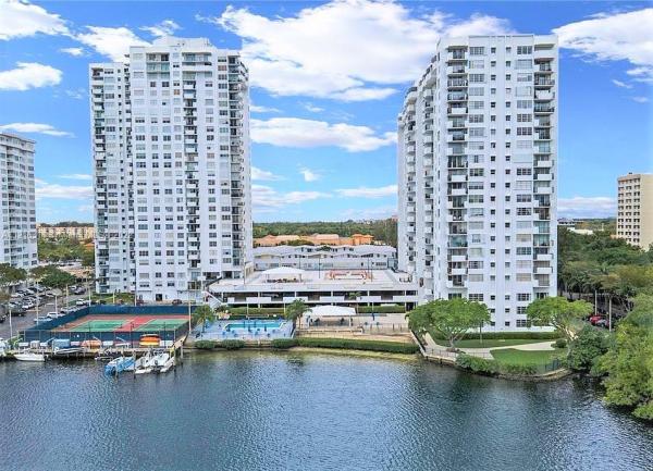Commodore Plaza Century, 2780 NE 183rd St #1905, Aventura, Florida 33160, image 2