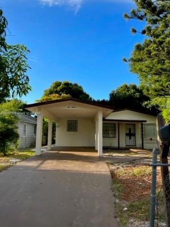 Fort Pierce Residential, 1012 Avenue G, Fort Pierce, Florida 34950, image 2