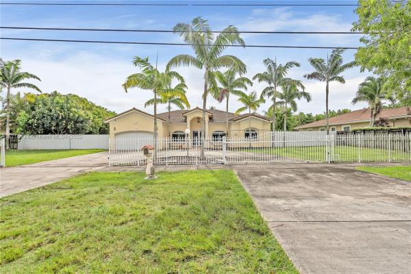 19701 SW 137th Ave, Unincorporated Dade County, Florida 33177, image 2