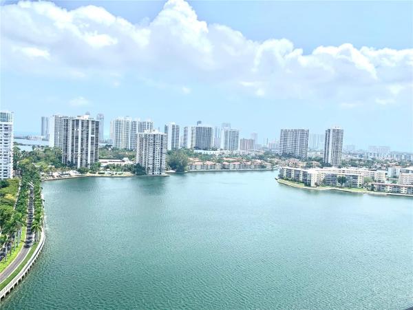 Commodore Plaza Century, 2780 NE 183rd St #2116, Aventura, Florida 33160, image 2