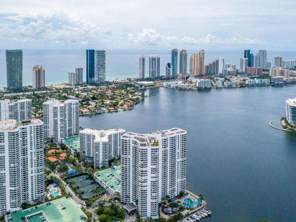 Mystic Pointe Tower 400, 3500 Mystic Pointe Dr #1508, Aventura, Florida 33180, image 1