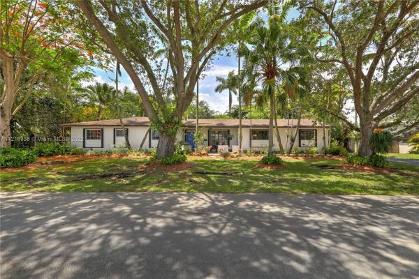Fleeman Estates, 9720 SW 121st St, Kendall, Florida 33176, image 1