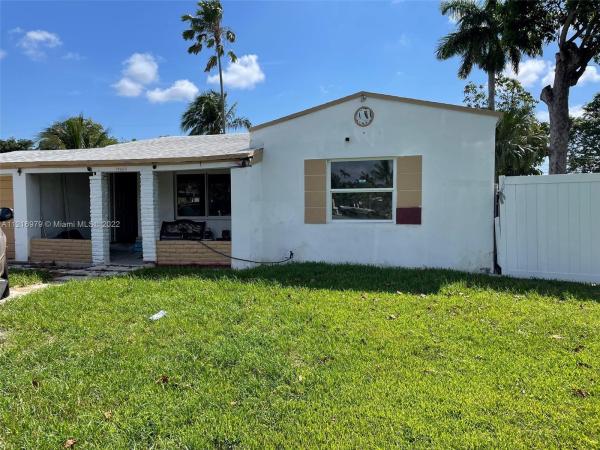 Biscayne Gardens, 14665 Garden Dr, Golden Glades, Florida 33168, image 1