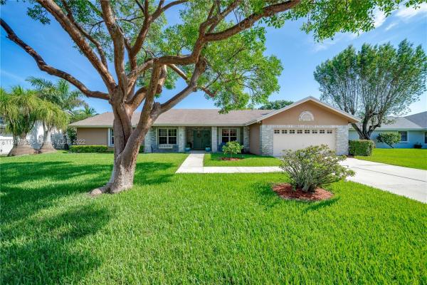 Ridgeview Lake Estates, 10381 SW 18th St, Davie, Florida 33324, image 1