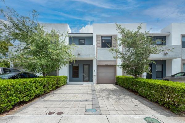 Killian Commons, 11719 SW 106th Ter, Kendall, Florida 33186, image 1