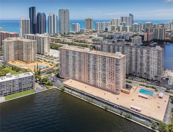 Winston Towers 200, 251 174th St #905, Sunny Isles Beach, Florida 33160, image 2