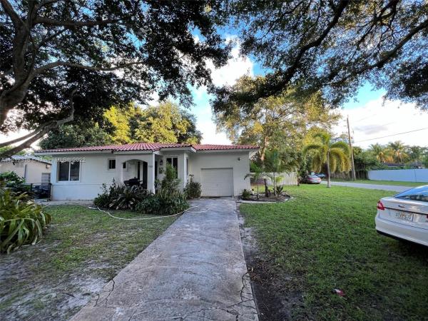 Pleasant Village, 700 NE 160th Ter, Golden Glades, Florida 33162, image 1