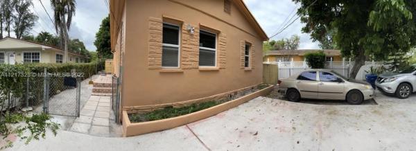 11452 Peachtree Dr, Unincorporated Dade County, Florida 33161, image 2