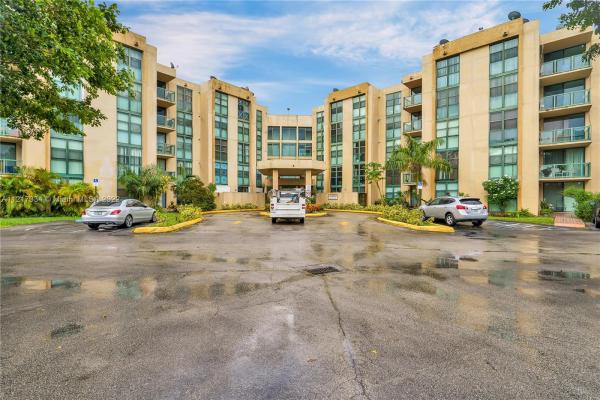Coral Towers, 2075 SW 122nd Ave #215, Tamiami, Florida 33175, image 1