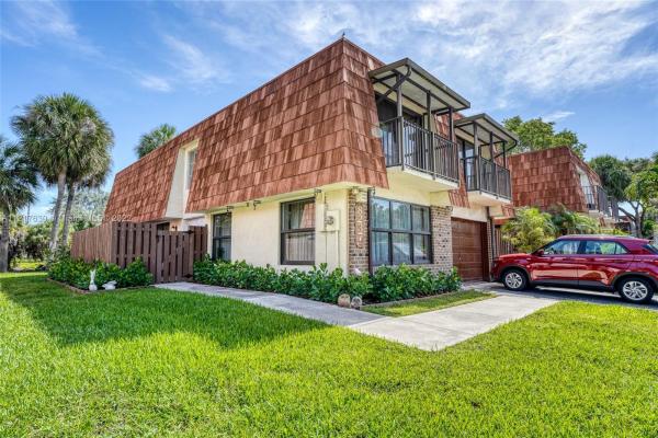 Village At Coral Lake, 8237 S Coral Cir #8237, North Lauderdale, Florida 33068, image 1