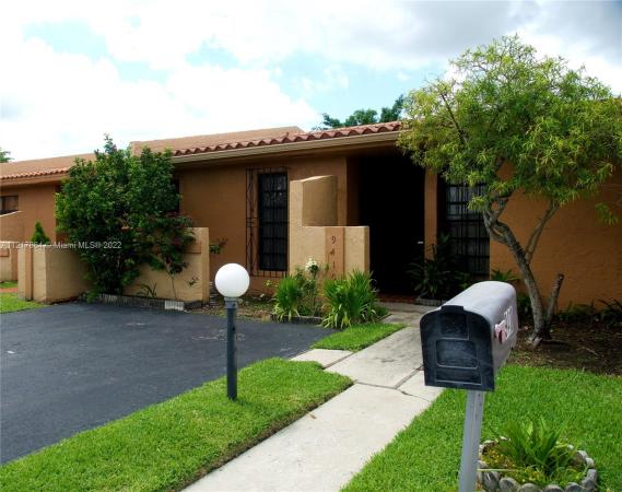 Villas Of Madeira, 9410 SW 6th Ter #9410, Fountainebleau, Florida 33174, image 1