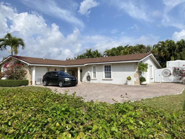 Southern Estates, 12135 Bird Dr, Tamiami, Florida 33175, image 2