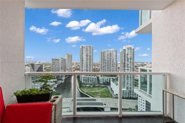Brickell On The River North Tower, 31 SE 5th St #3303, Miami, Florida 33131, image 2