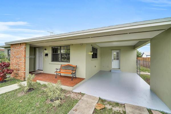 Laurel Manor, 1788 NW 8th Ave, Homestead, Florida 33030, image 1