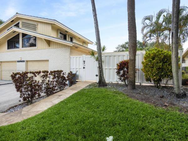 Westwood Lakes, 12688 Woodmill Dr, Palm Beach Gardens, Florida 33418, image 2
