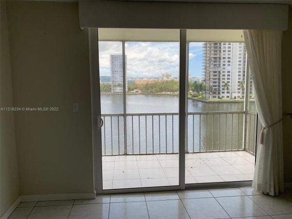 Point East, 2999 Point East Dr #C-512, Aventura, Florida 33160, image 2