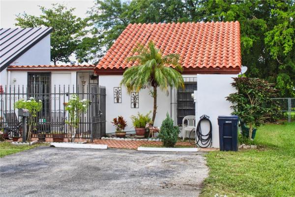 Greenway Lakes, 12349 SW 20th Ter, Tamiami, Florida 33175, image 1