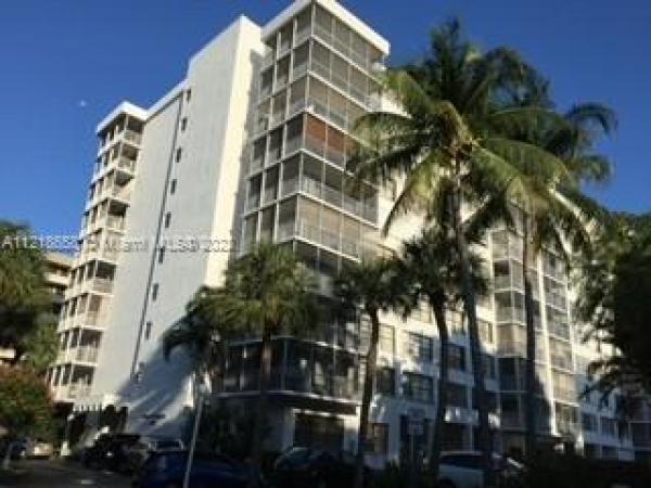 Island Breakers, 150 Ocean Lane Dr #2F, Key Biscayne, Florida 33149, image 1