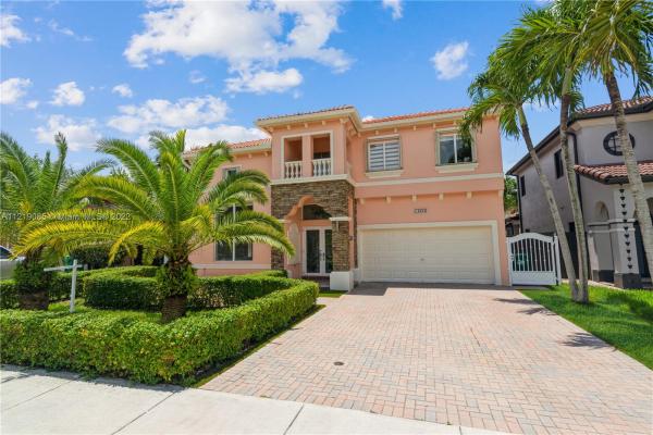 Laroc Estates, 16554 SW 50th Ter, Kendale Lakes, Florida 33185, image 2