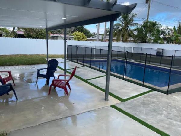 Cutler Ridge, 10245 SW 212th St, Cutler Bay, Florida 33189, image 2