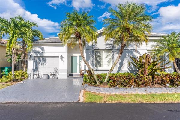 Monterey Lakes, 21495 SW 90th Pl, Cutler Bay, Florida 33189, image 2