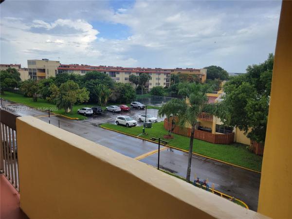 Pine Lake Village, 8881 Fontainebleau Blvd #406-B, Fountainebleau, Florida 33172, image 1