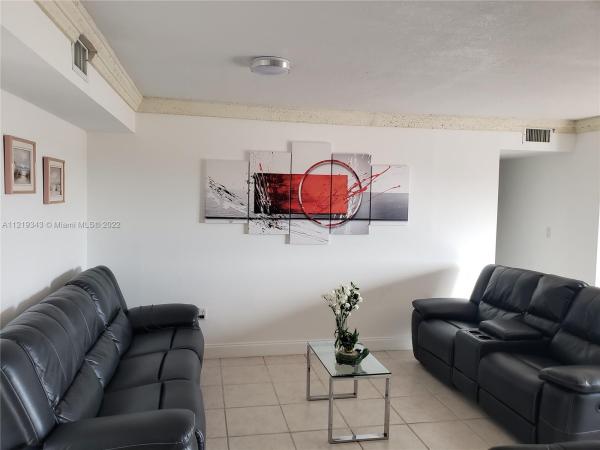 El Pueblo De Vera, 5825 W 25th Ct #401, Hialeah, Florida 33016, image 1
