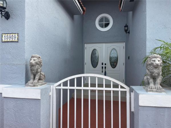 15909 SW 54th Ter, Unincorporated Dade County, Florida 33185, image 2