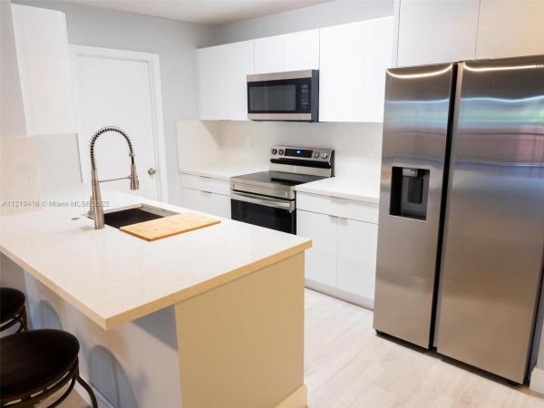 West Lake Village, 460 W Park Dr #105-7, Fountainebleau, Florida 33172, image 1