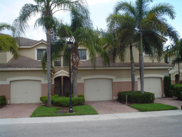 Courtyard At The Grove, 3959 Orange Tree Ln, Weston, Florida 33332, image 1