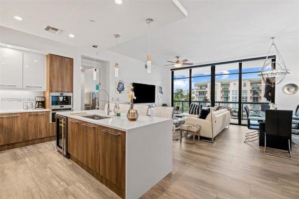 Palms On Venice, 161 Isle Of Venice Dr #303, Fort Lauderdale, Florida 33301, image 1