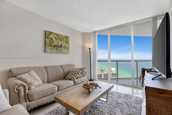 La Perla, 16699 Collins Ave #3706, Sunny Isles Beach, Florida 33160, image 2