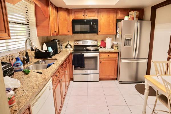 Windward Isle, 11951 NW 34th Pl, Sunrise, Florida 33323, image 2
