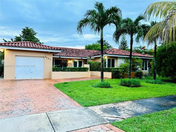 Country Lake Manors, 6407 NW 199th Ln, Country Club, Florida 33015, image 2