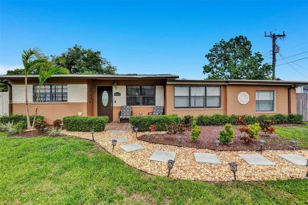 Beverly Park, 6101 Funston St, Hollywood, Florida 33023, image 2