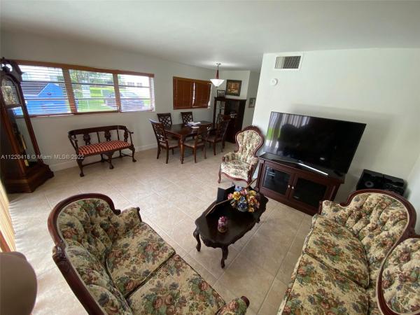 Village At Dadeland, 7430 SW 82nd St #D106, Glenvar Heights, Florida 33143, image 2