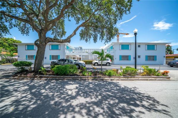 Monroe Arms, 1833 Monroe St #2, Hollywood, Florida 33020, image 1