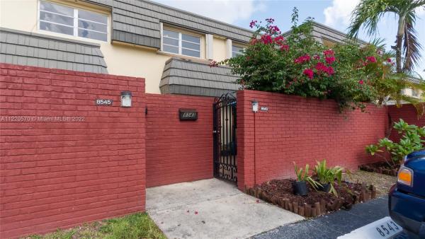 Kendale Lakes Townhouses, 8543 SW 137th Ave #8543, Kendale Lakes, Florida 33183, image 1
