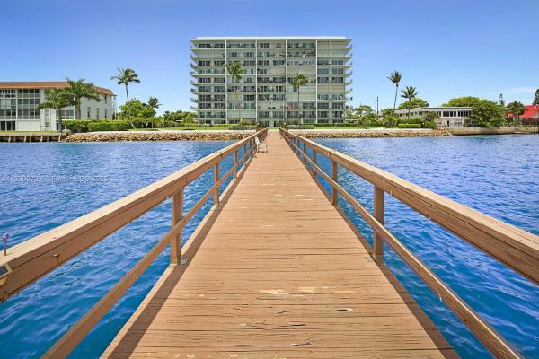 Lake Harbor Cove, 3040 Lake Shore Dr #2, Riviera Beach, Florida 33404, image 1