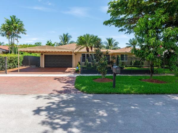 Kendall Place, 12120 SW 96th St, Kendall, Florida 33186, image 1