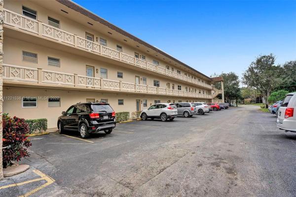 Karisa Gardens, 4800 NW 35th St #401, Lauderdale Lakes, Florida 33319, image 1