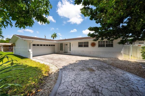 Mitchell Lake Estates, 1461 NW 137th St, Golden Glades, Florida 33167, image 1