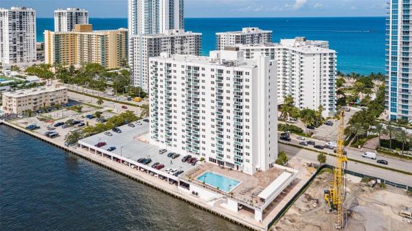 The Residences On Hollywood Beach, 3000 S Ocean Dr #312, Hollywood, Florida 33019, image 2