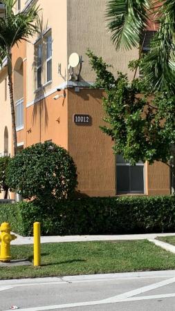Fontainbleau Lakes Courtyards West, 10012 NW 7th St #202, Fountainebleau, Florida 33172, image 2